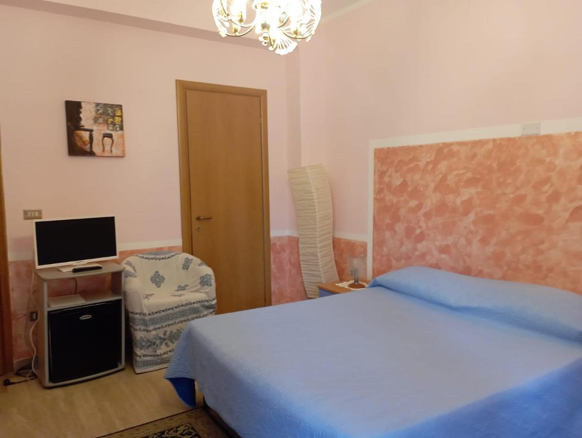 Lo Statere D' Argento Bed & Breakfast เคาโลเนียมารินา ภายนอก รูปภาพ