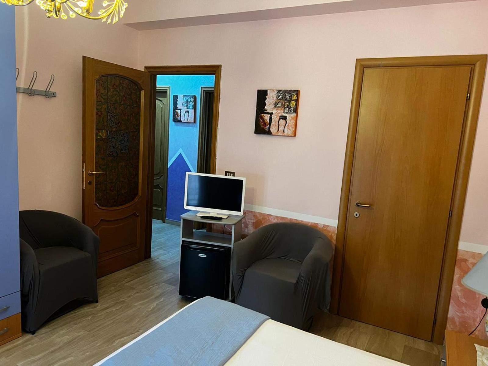 Lo Statere D' Argento Bed & Breakfast เคาโลเนียมารินา ภายนอก รูปภาพ